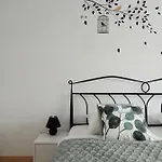 Gloria Rooms And Apartment