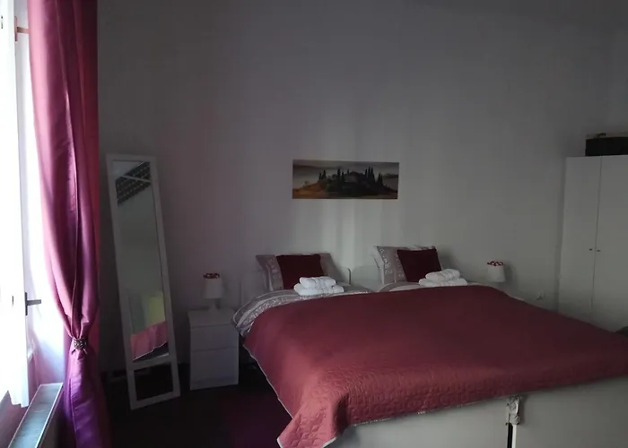 Gloria Rooms And Apartment